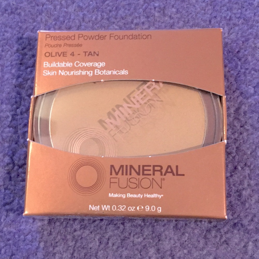 Mineral Fusion Pressed Powder Foundation, Olive 4-Tan